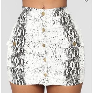 Fashion nova Snake print skirt
